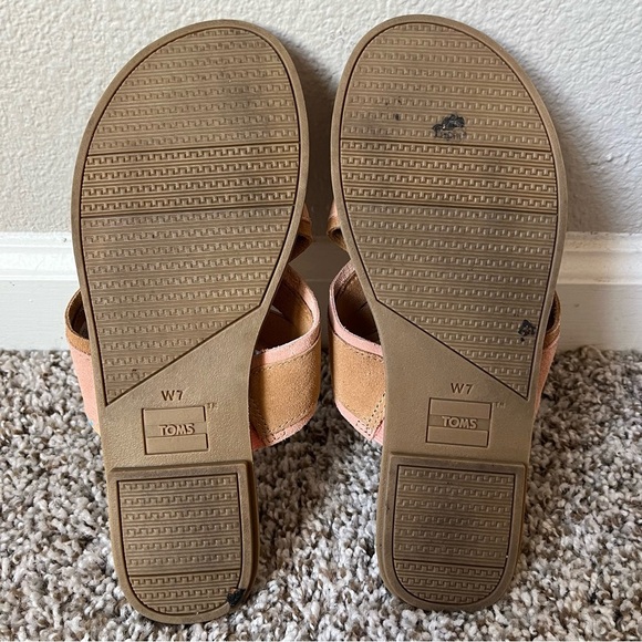 TOMS Coral Pink Strappy Sandals Size 7 Summer Beach Vacation - Picture 5 of 5